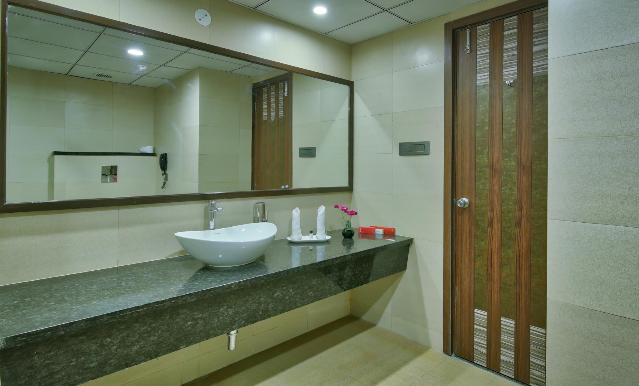 Polo Inn & Suites 29/31