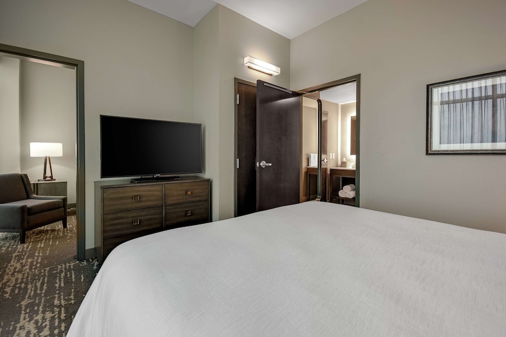 Embassy Suites by Hilton Jonesboro Red Wolf Convention Center 17/60