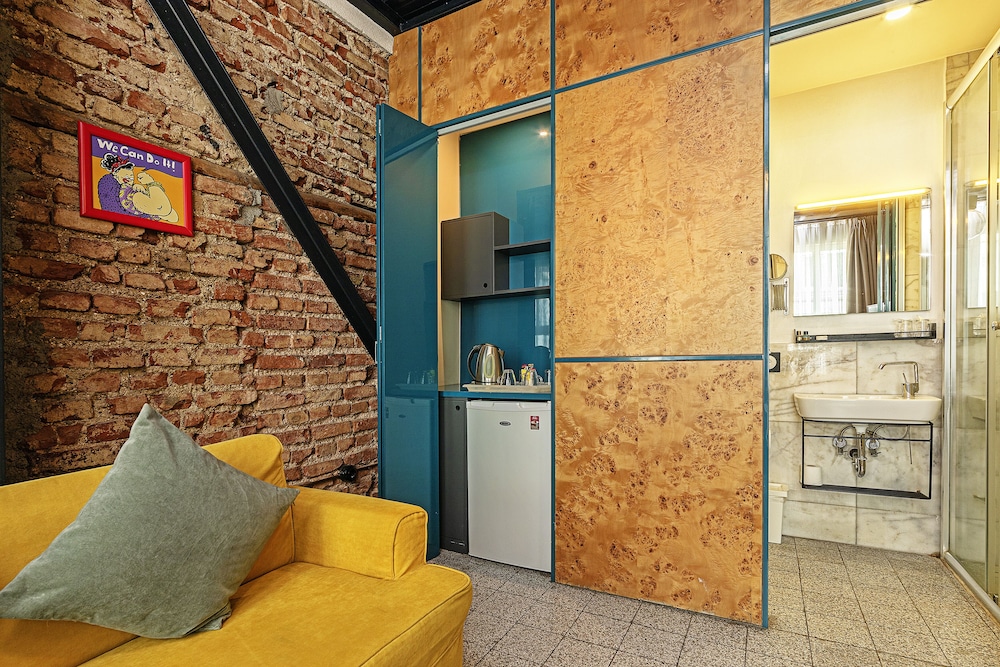 Raven Istanbul Suites 47/57