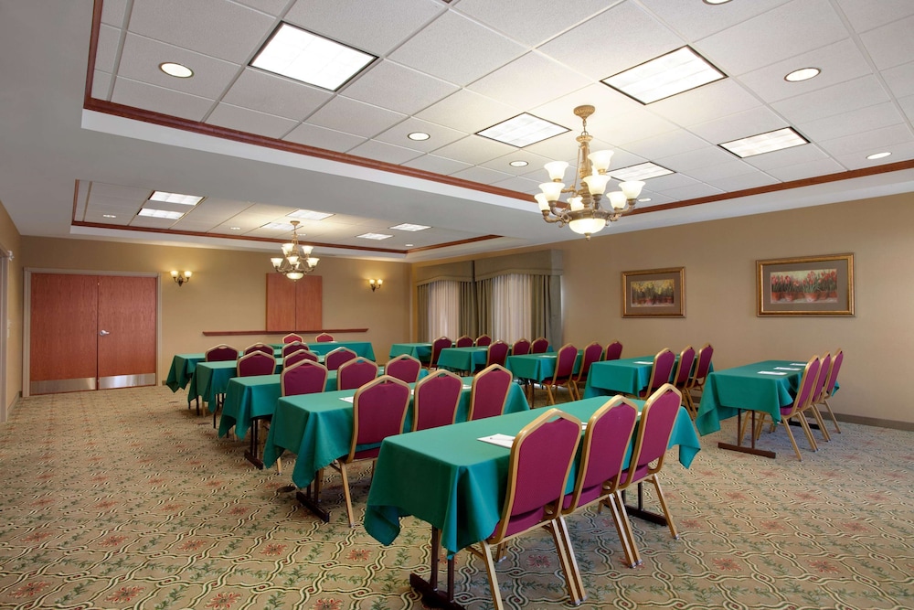 Hampton Inn Canon City 22/32