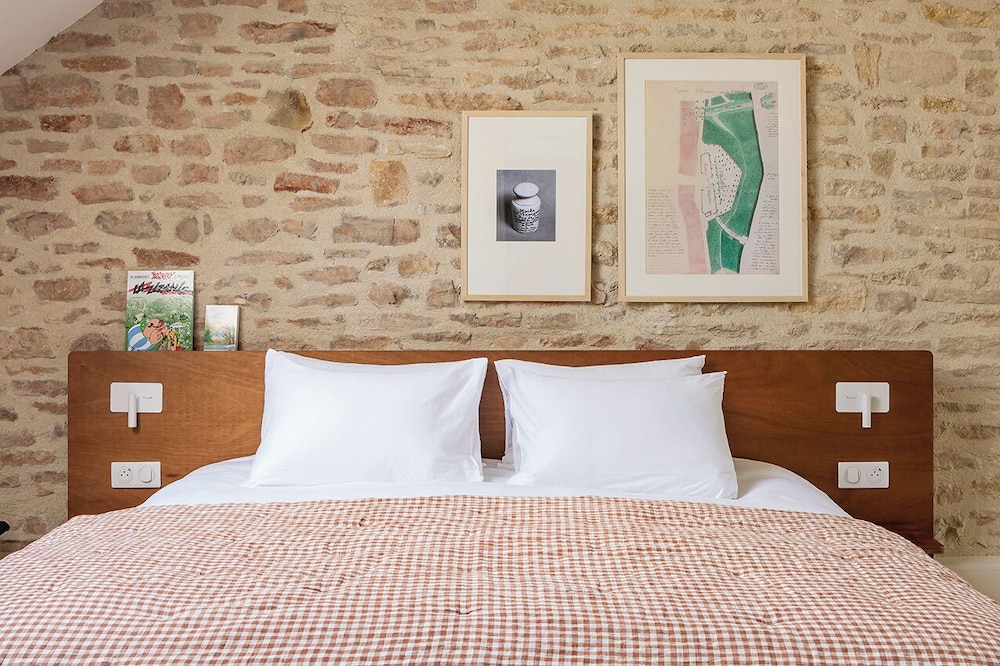 غرفة سوبيريور بسرير كينج، Hotel The Originals de la Paix Beaune 5/10