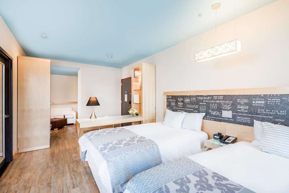 TRYP, 2 QUEEN BEDS, ACCESSIBLE