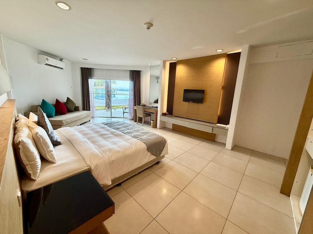Century Langkasuka Resort 23/59