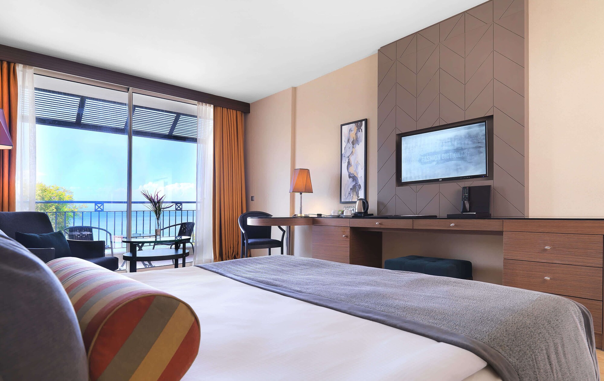 1 BEDROOM, SUPERIOR