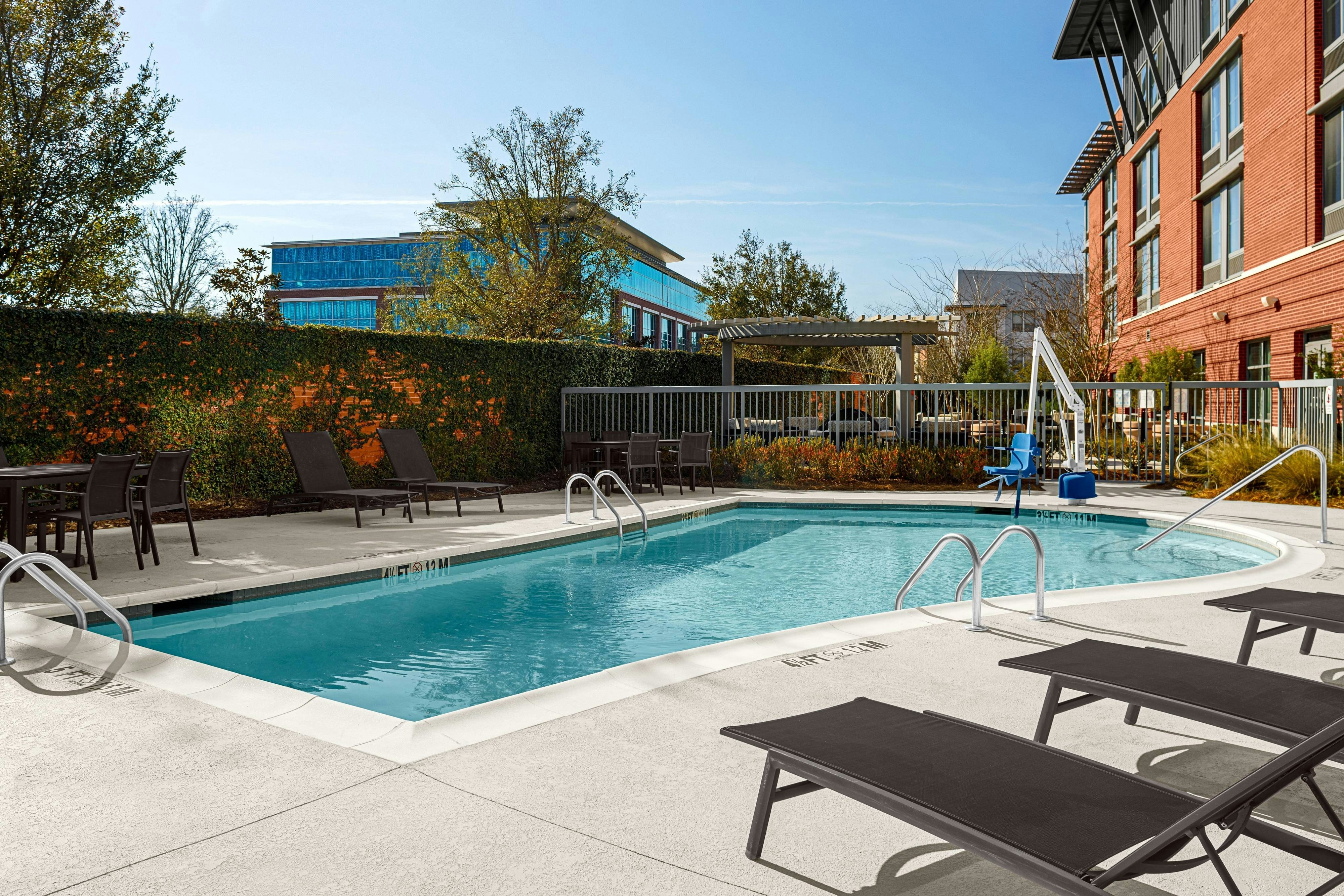 Courtyard Charleston Summerville 5/5