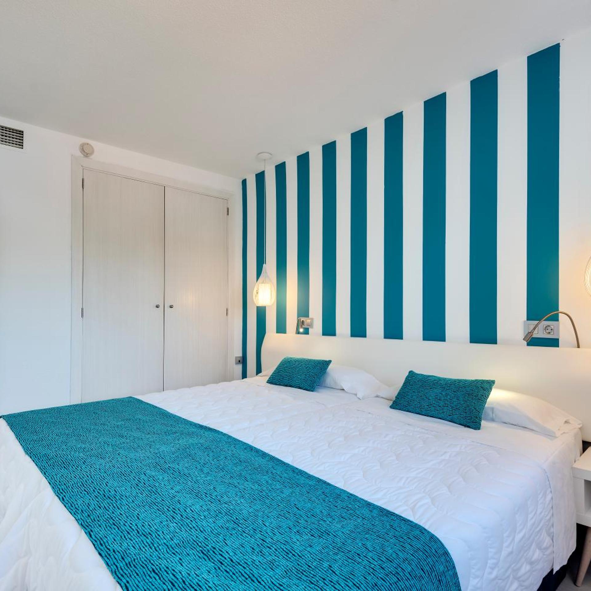 1 BEDROOM, APARTMENT, POOL VIEW