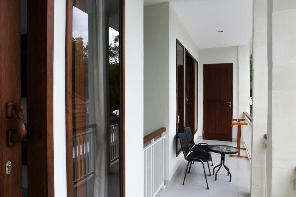 Dewivilla Hotel 50/50