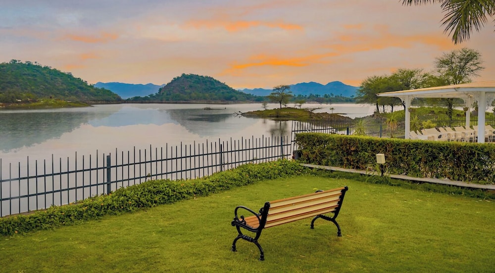 Tatsaraasa Resort and Spa Udaipur 30/40