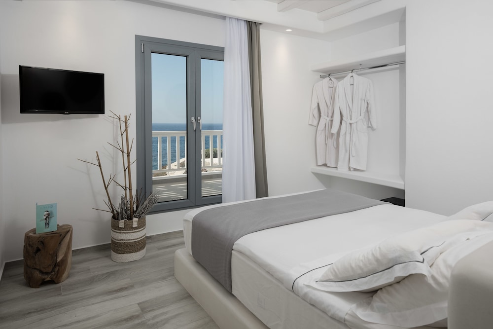 DELUXE, SUITE, SEA VIEW, JETTED TUB