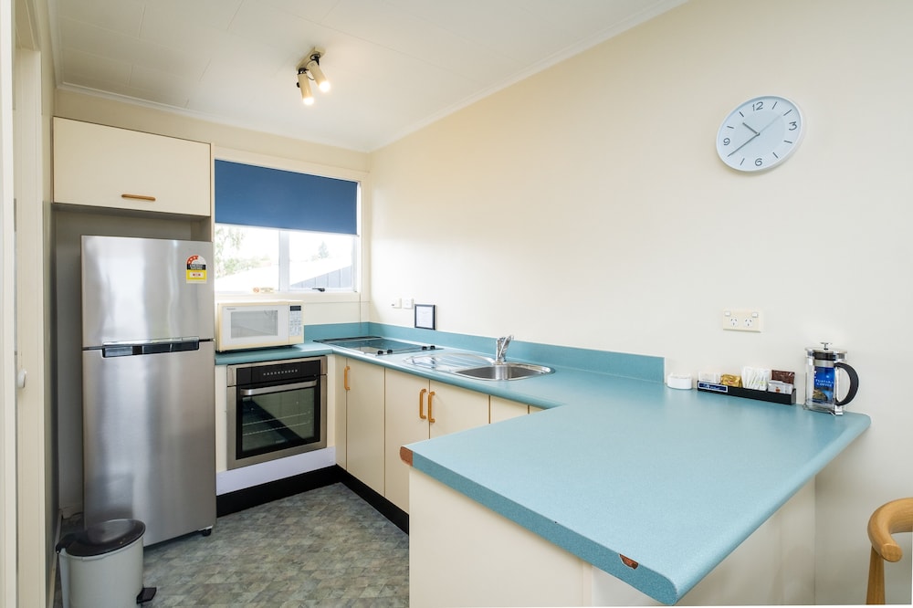 Chevron Motel 62/74