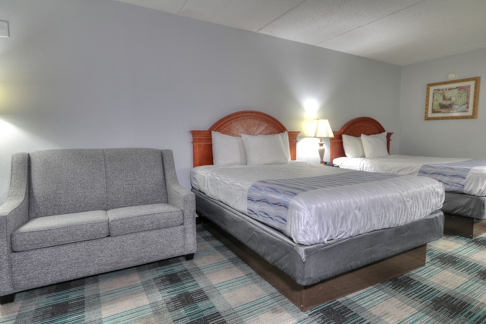 The Wayback Pigeon Forge A Tribute Portfolio Hotel 17/50