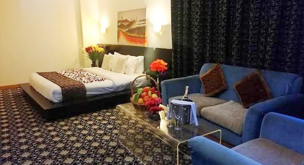 Phoenicia Tower Hotel 26/67