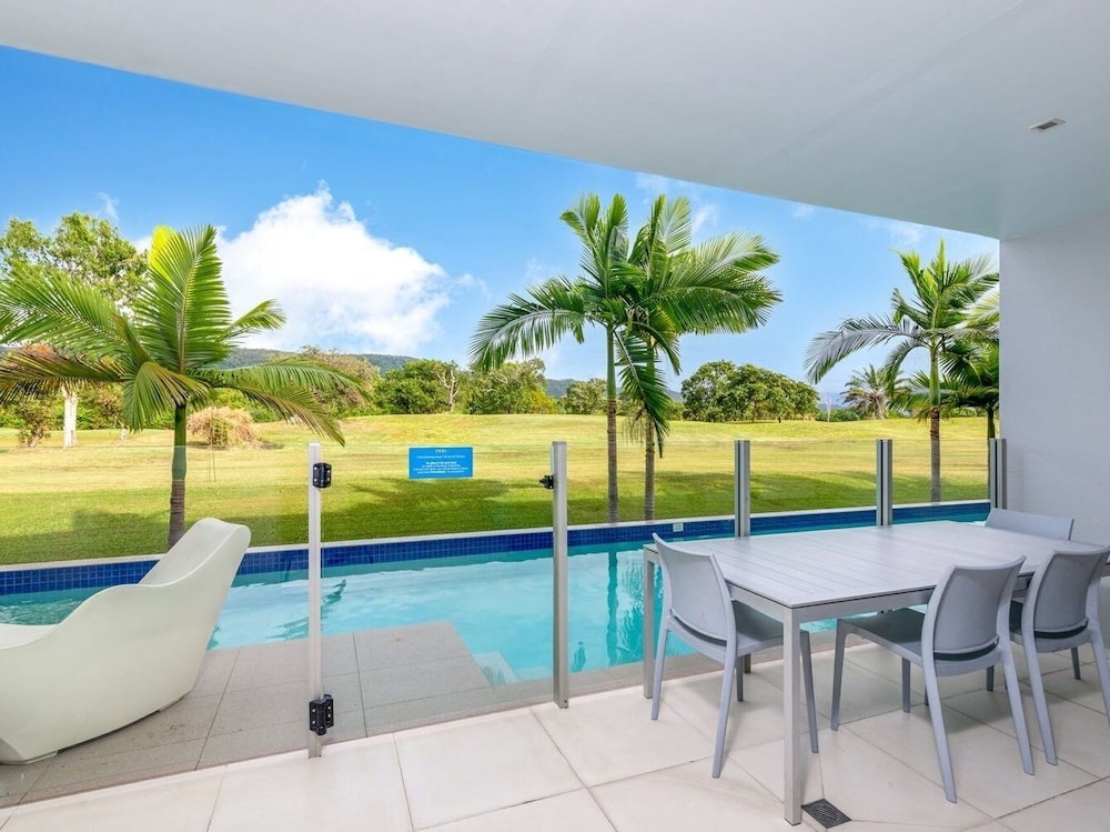 Pool Port Douglas 19/50