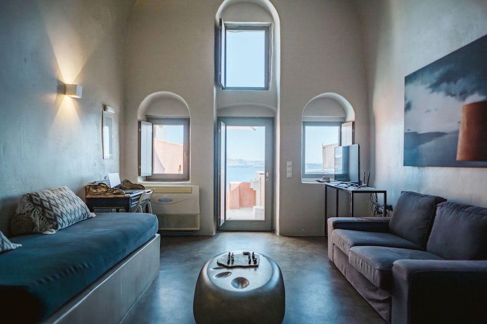 Alafouzou Cave Loft 16/38