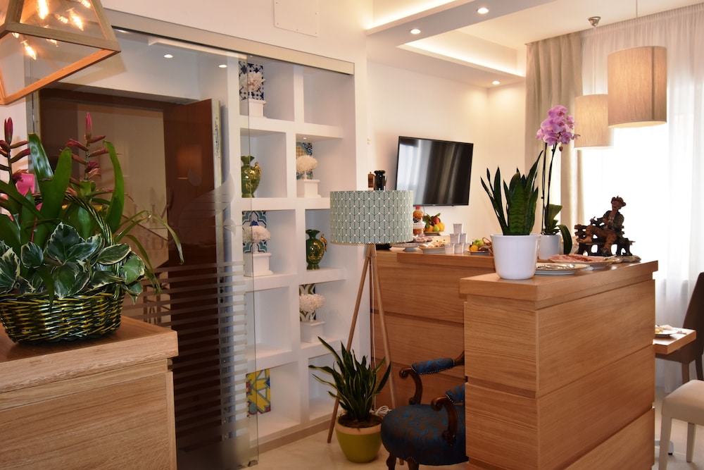 Melody Sorrento Suites 6/44