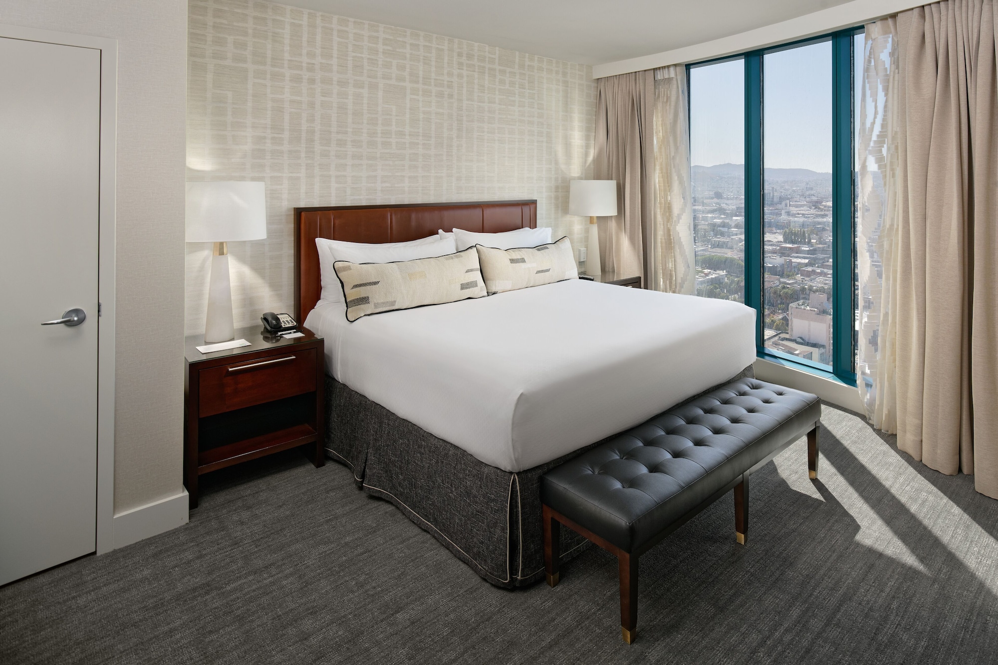 1 Bedroom, Suite, West Side