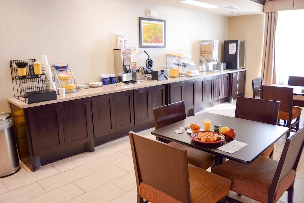 Surestay Hotel by Best Western Cotulla 35/44