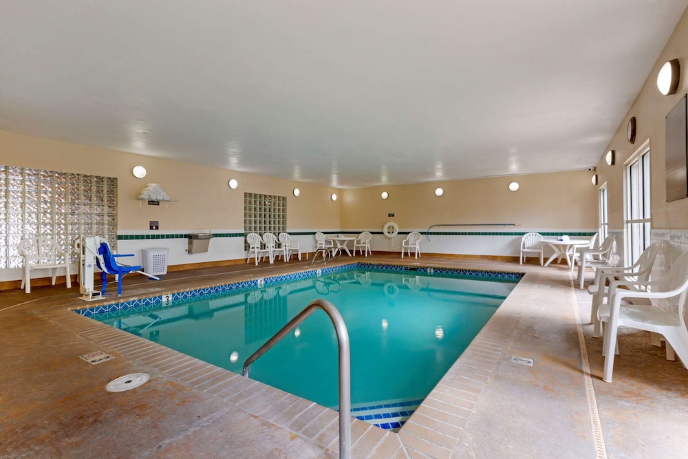 swimming pool spa