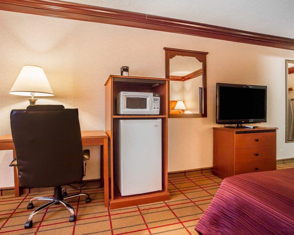 Quality Inn & Conference Center Brattleboro North 59/64