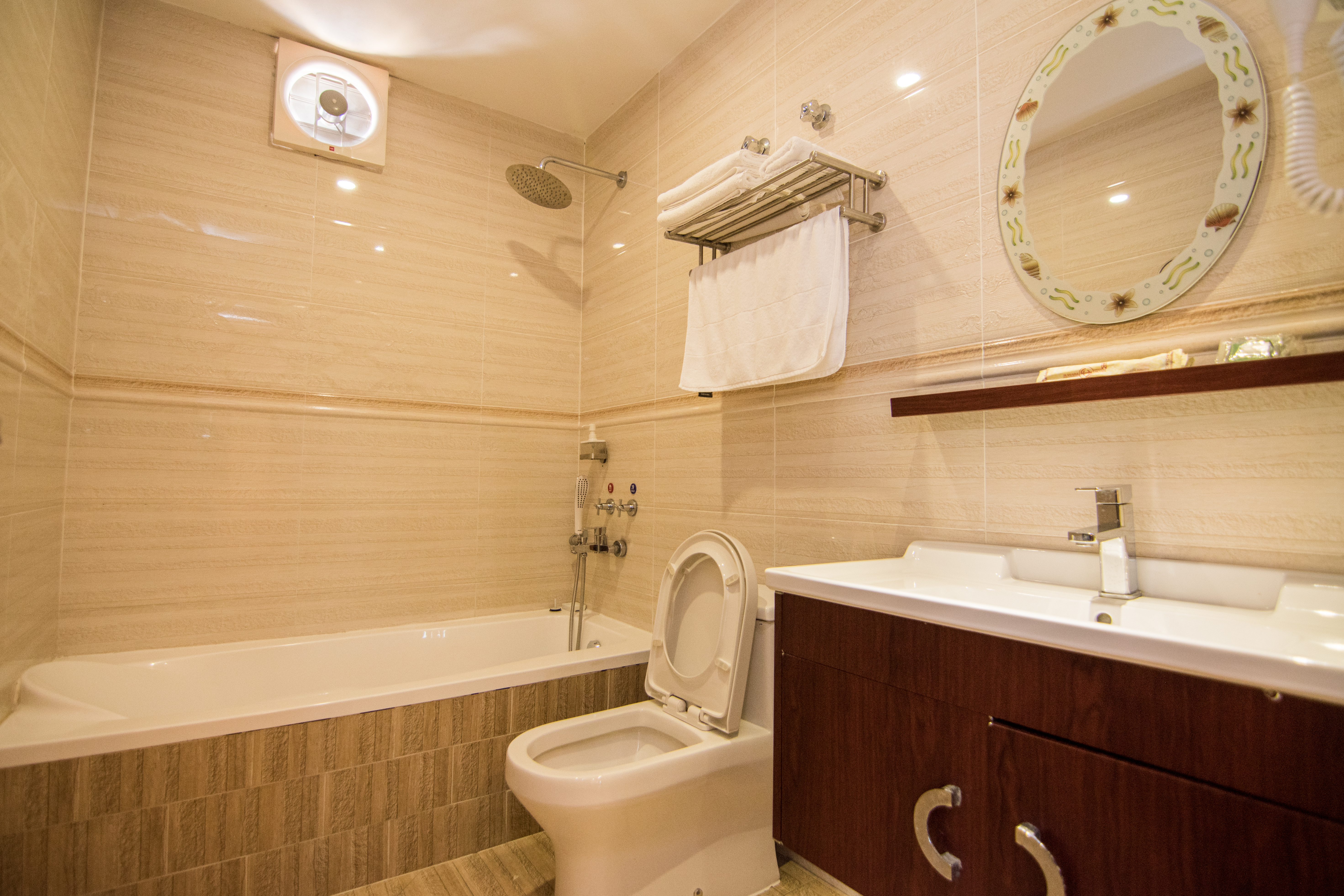 Suwara Hotel 33/36