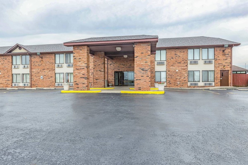 Red Lion Inn & Suites Pontoon Beach 48/55