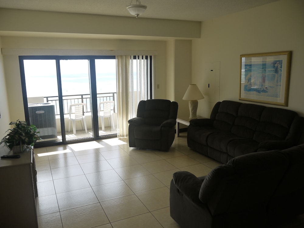 Aquarius Beach Tower 35/57
