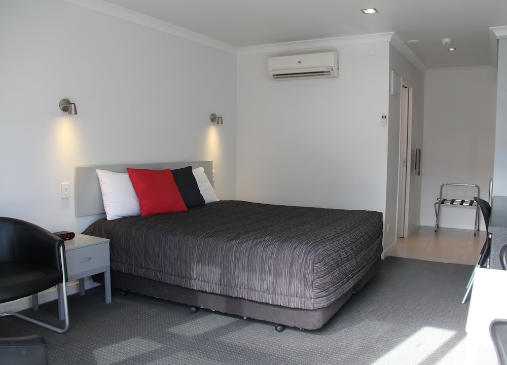 Pukekura Motor Lodge 17/38
