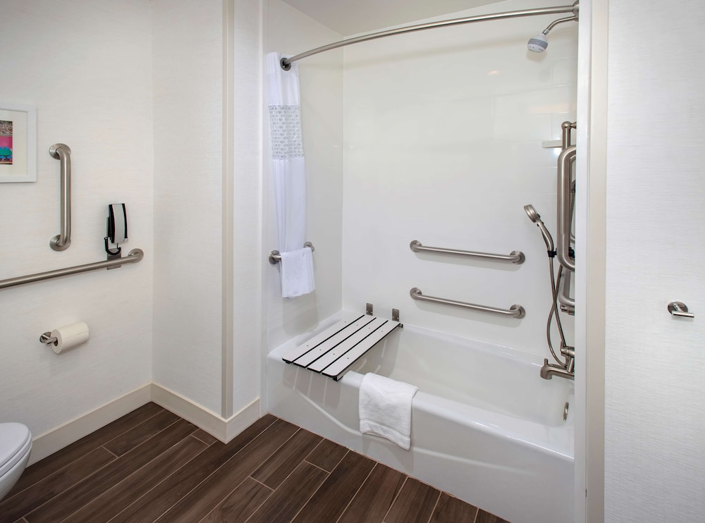 Hampton By Hilton New Paltz 11/47