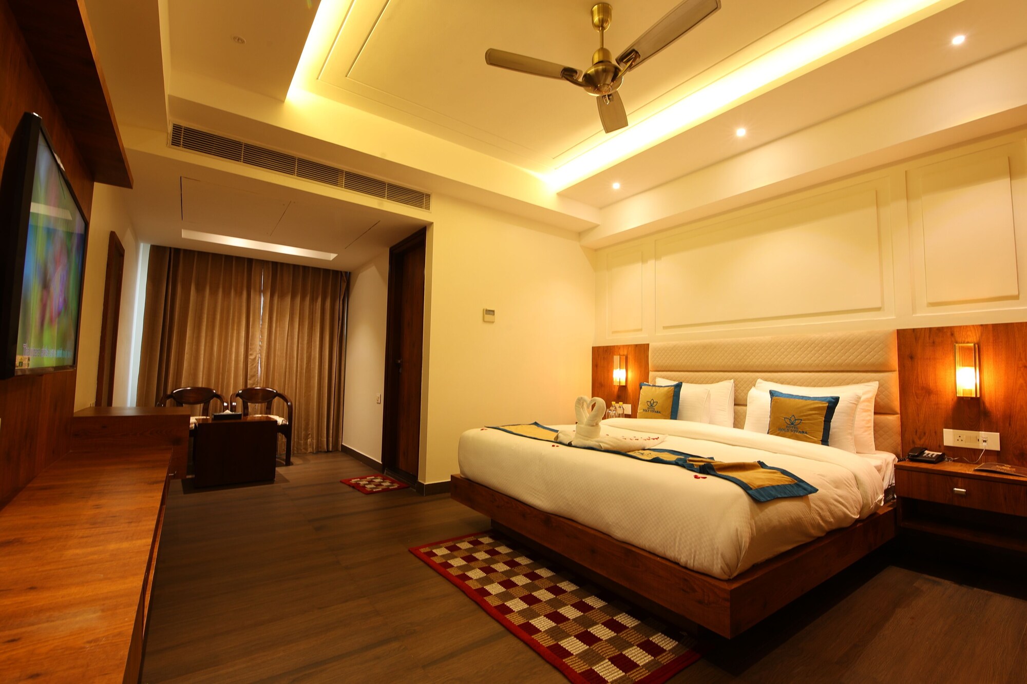 EXECUTIVE, DOUBLE BED