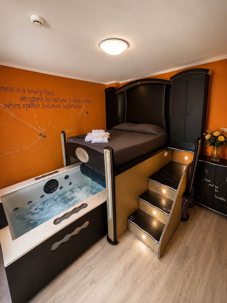 Albergo Butterfly 54/63