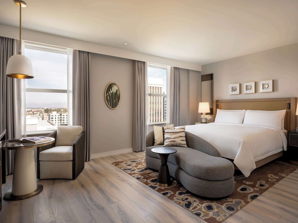 FAIRMONT, KING BED, BAY VIEW