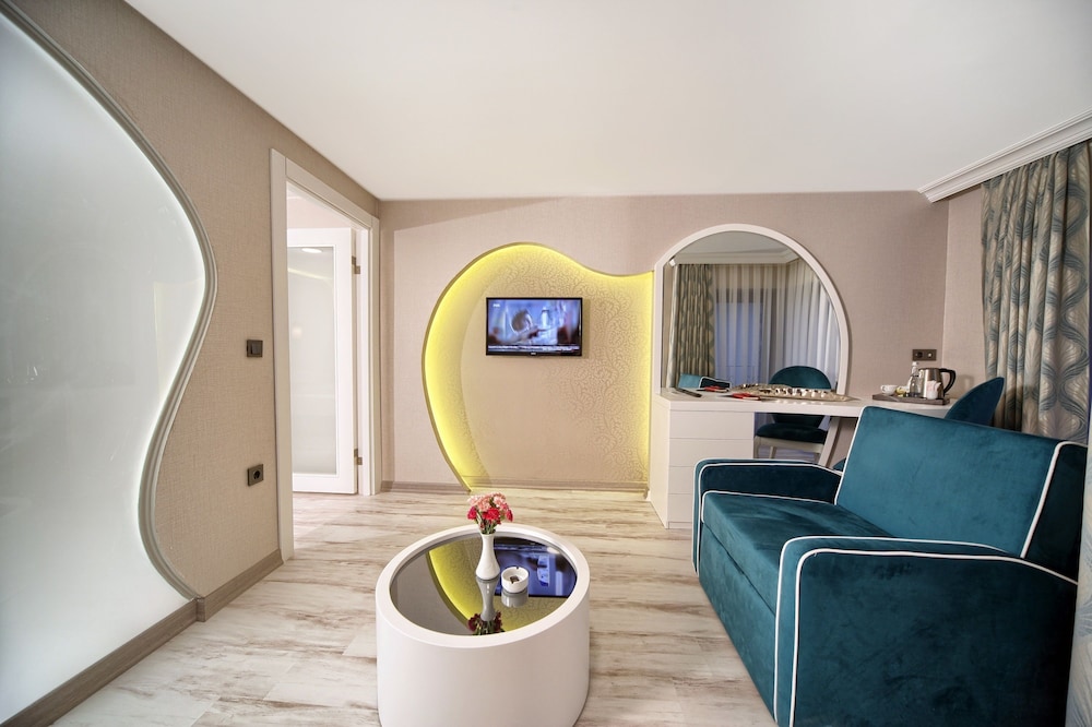 Demonti Hotel 41/69
