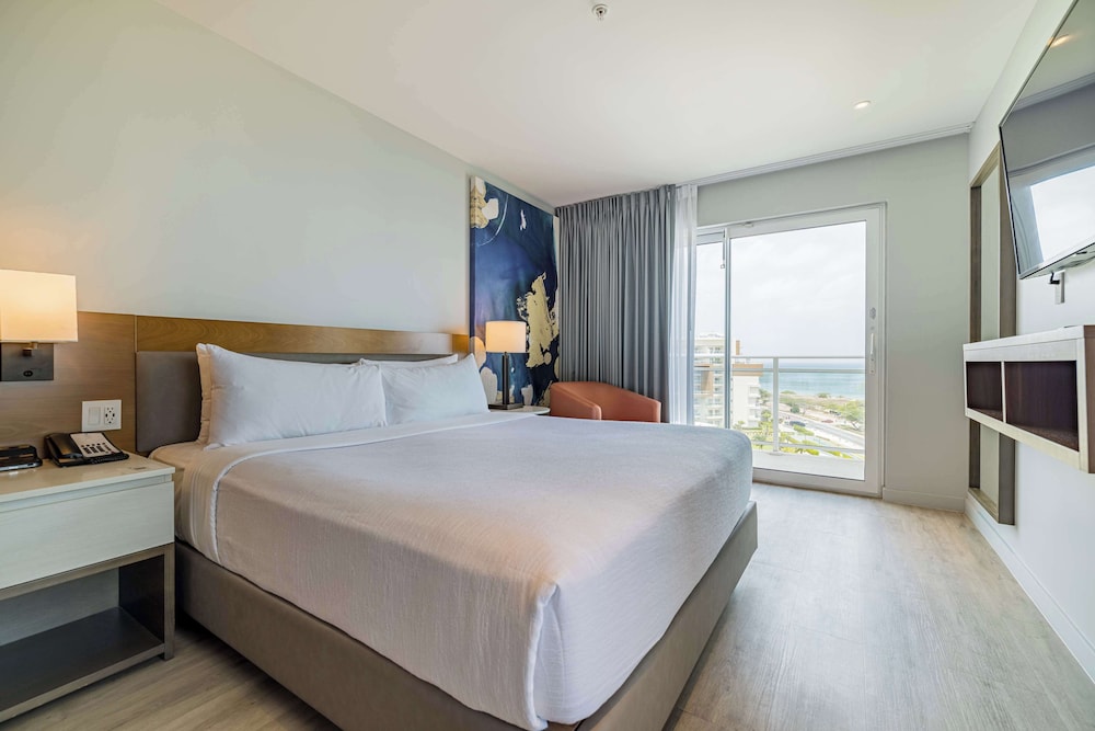 1 Bedroom, King Bed, Ocean Front