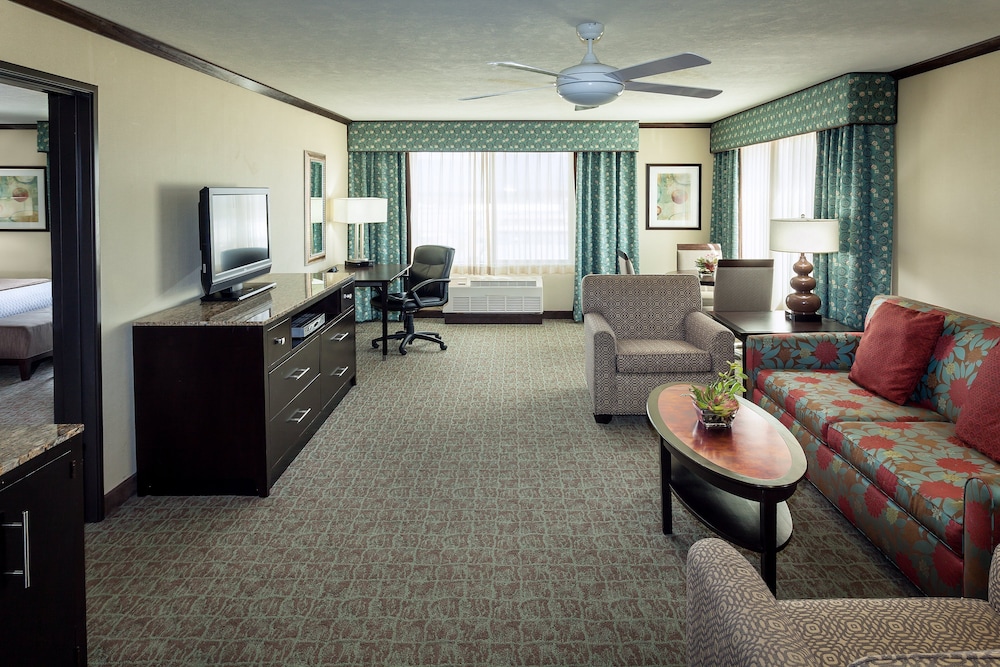 Crowne Plaza Anchorage-Midtown 46/78