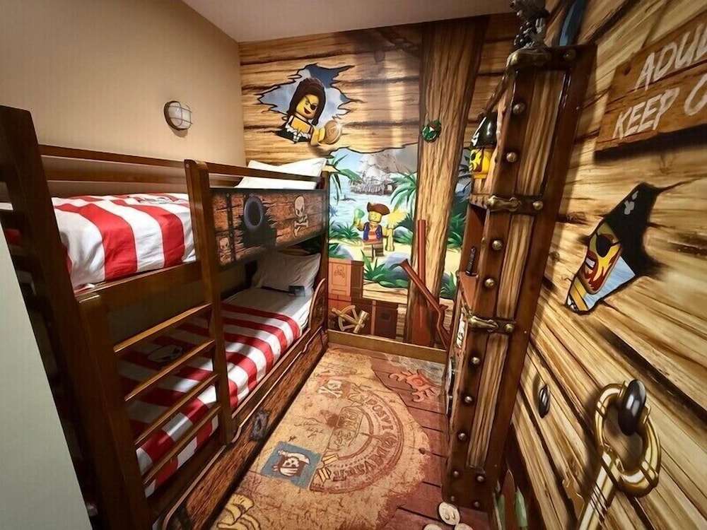 Legoland Florida Hotel 27/50