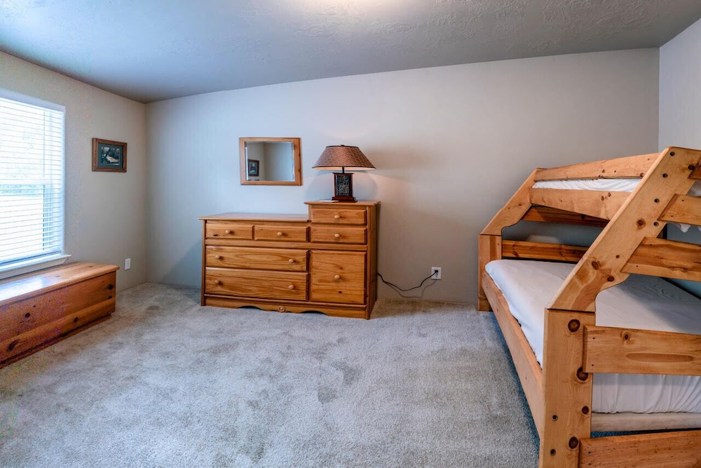 Callahan s Mountain Lodge 33/78