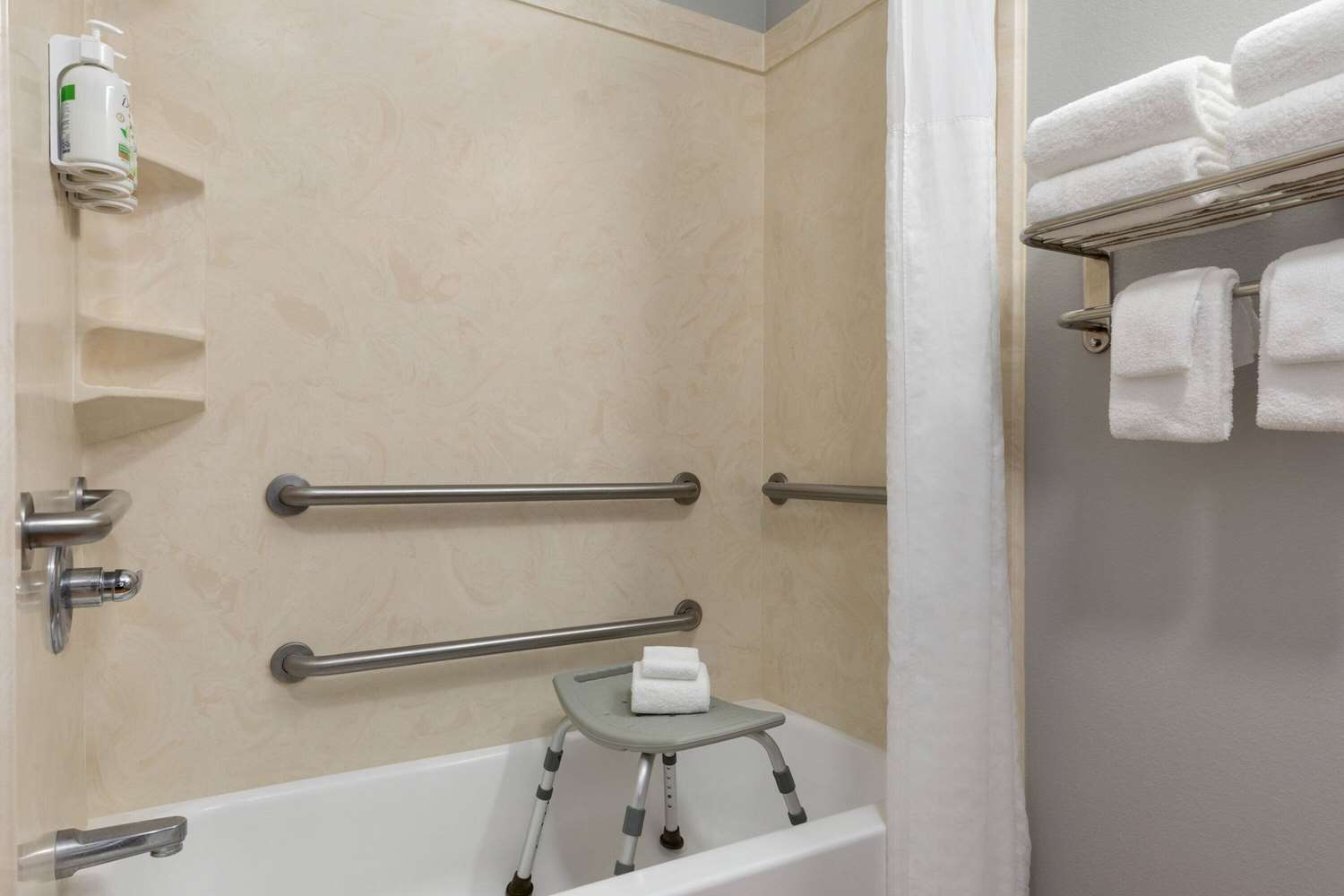 La Quinta Inn & Suites by Wyndham Dumas 23/24