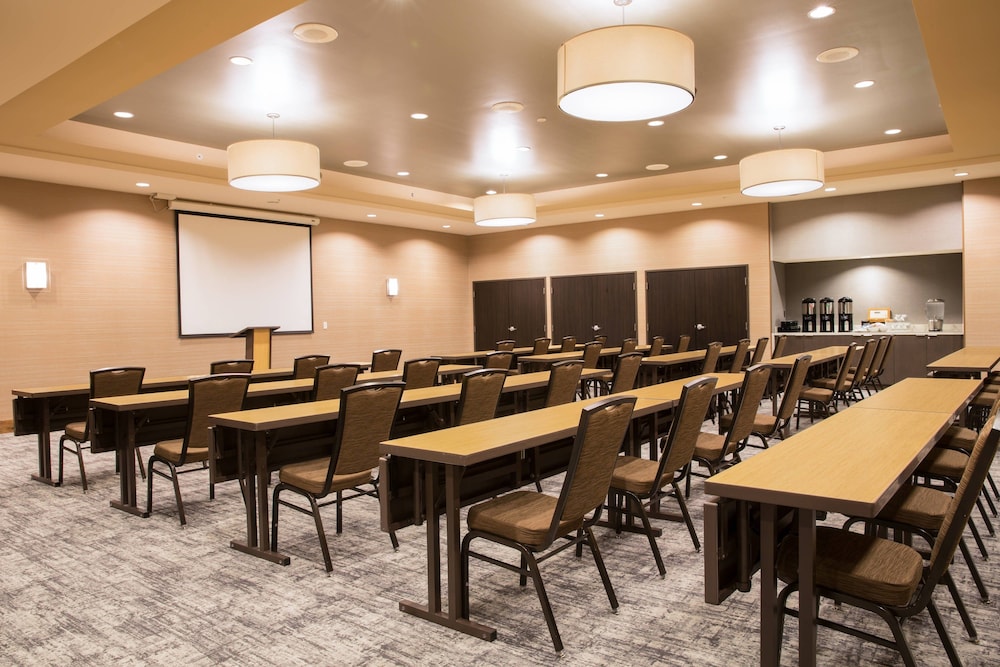Courtyard by Marriott Seattle Bellevue/Downtown 35/38