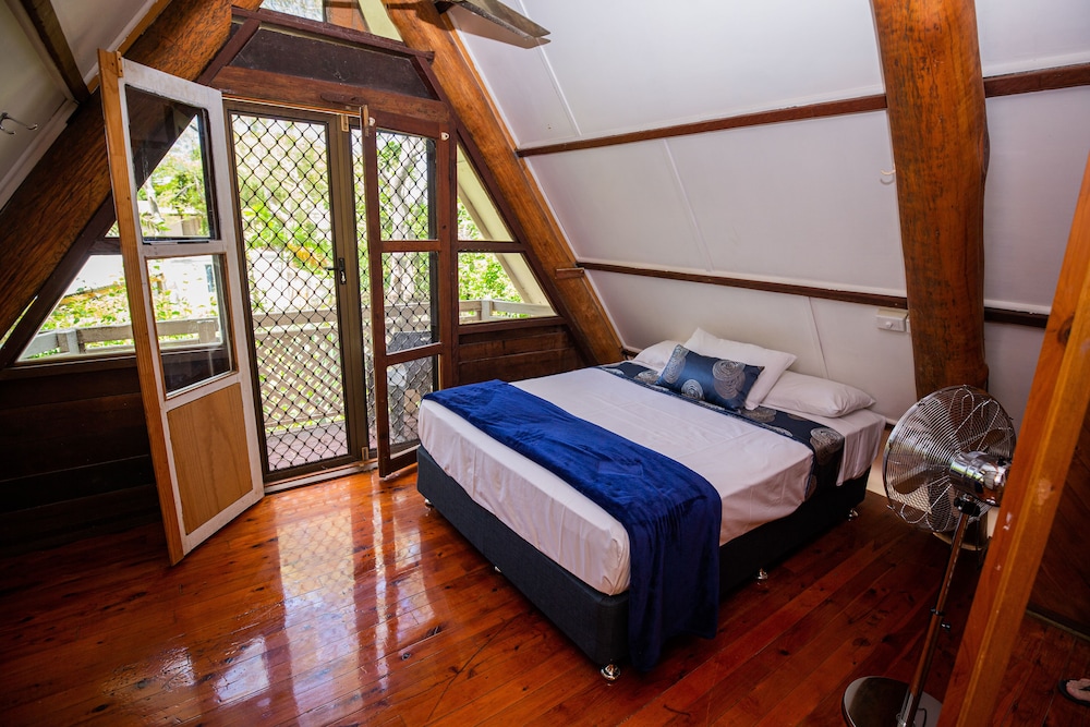 House, 3 Queen Beds
