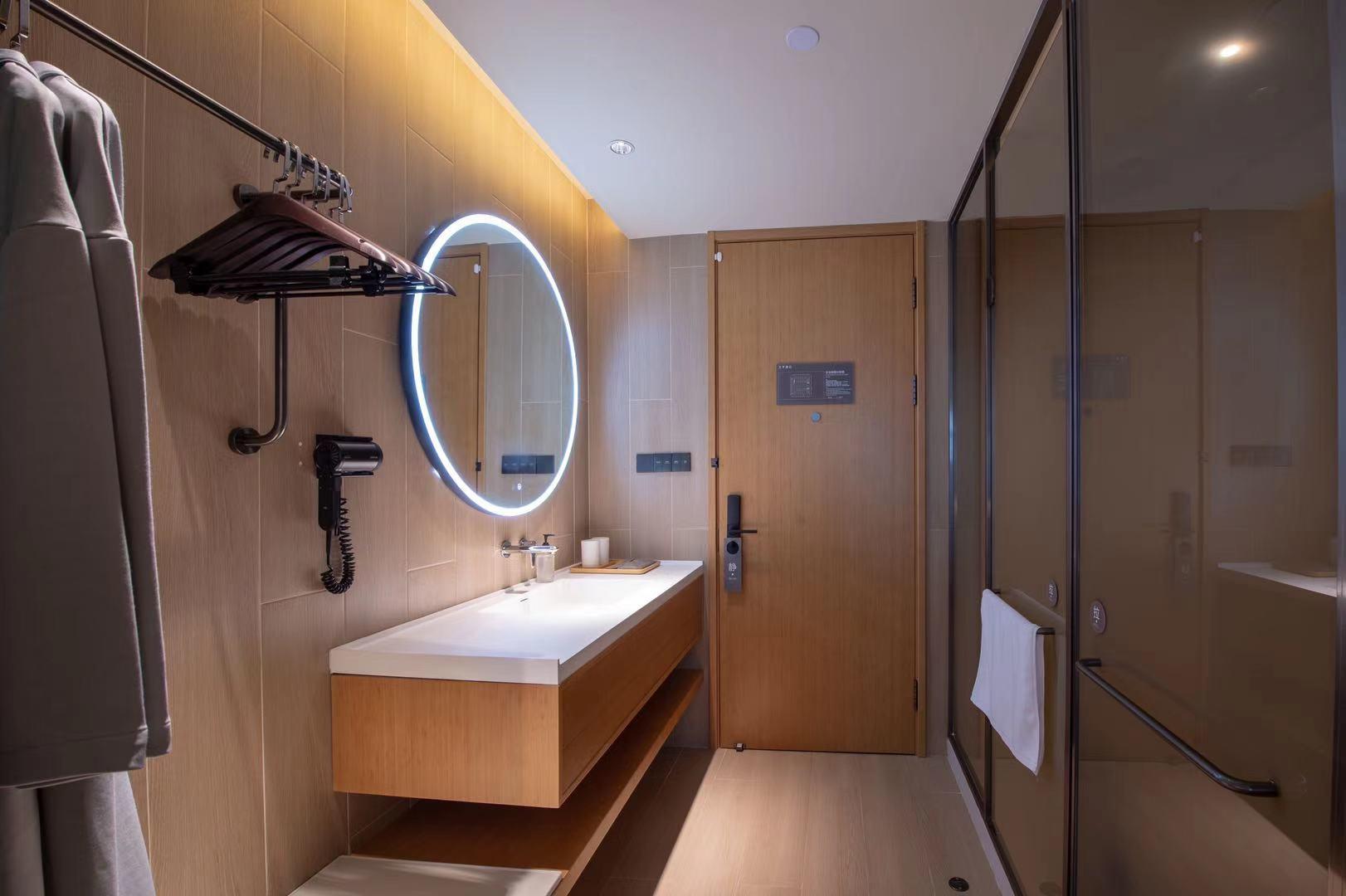 Ji Hotel (Shanghai Hongqiao Center) 38/39