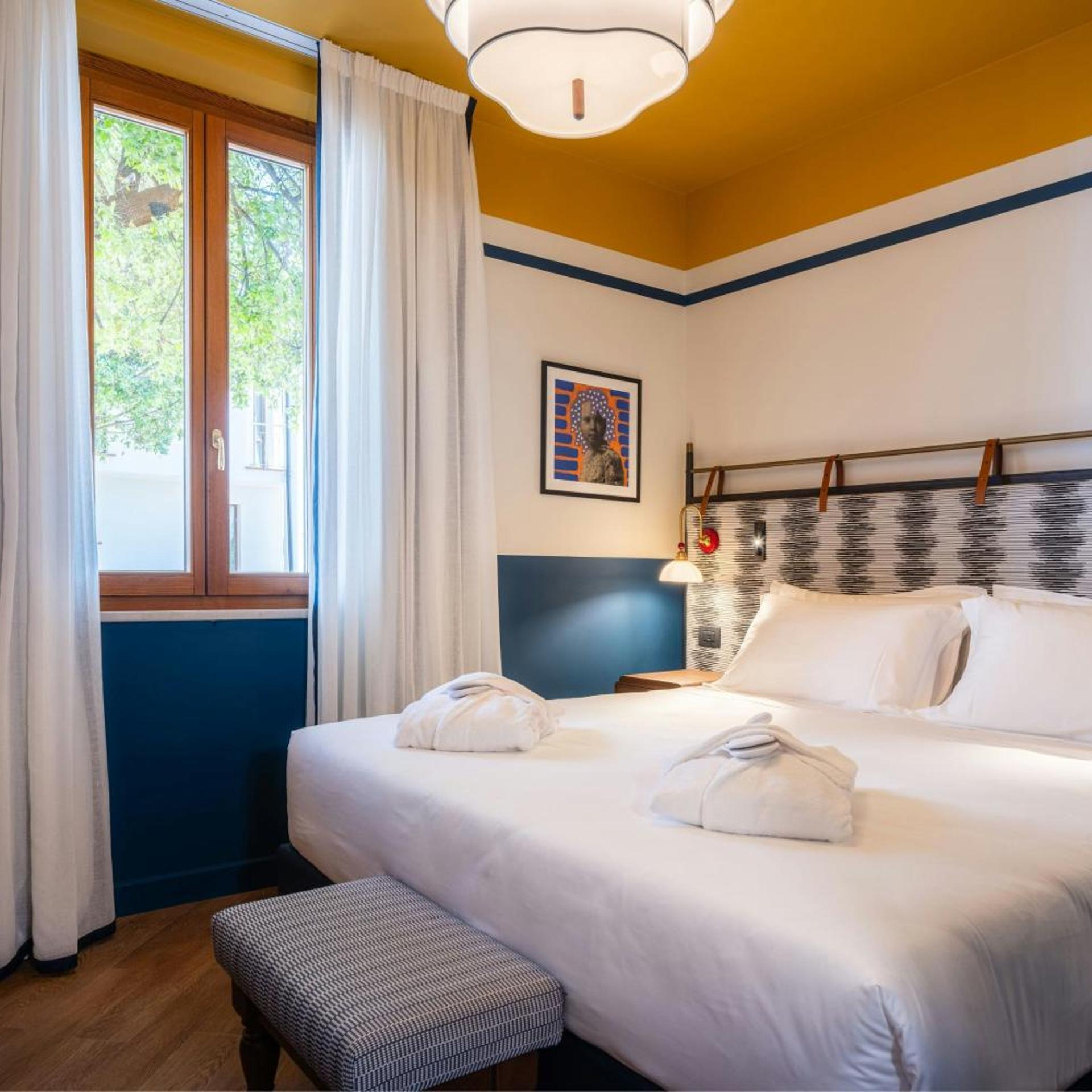 Junior Suite, King Bed, Garden View, Sofa, Garden Access