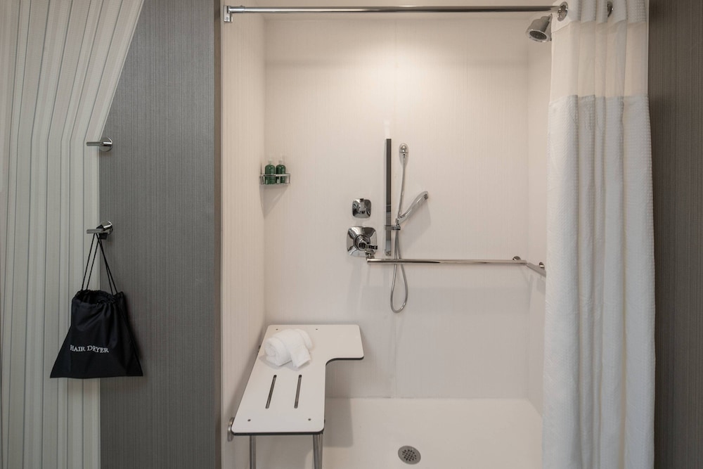 Courtyard By Marriott Lafayette South 15/49