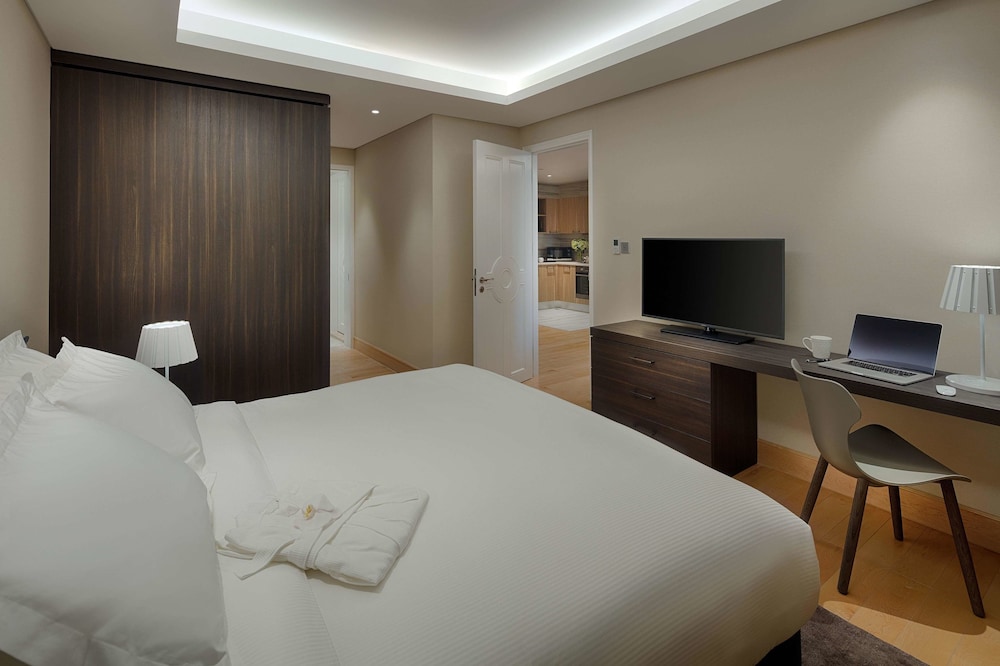 SHERWOOD SUITES 17/74