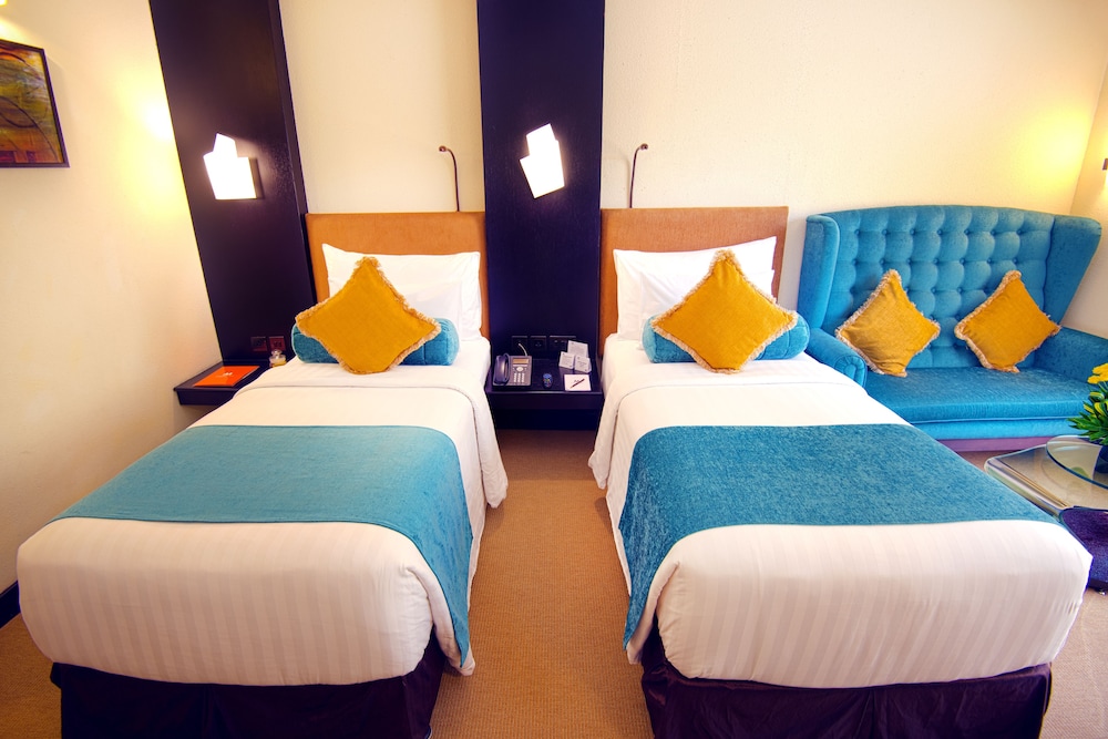 Sterlings Mac Hotel 7/34