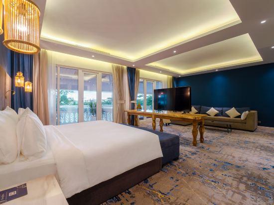 Suite, Beach Front