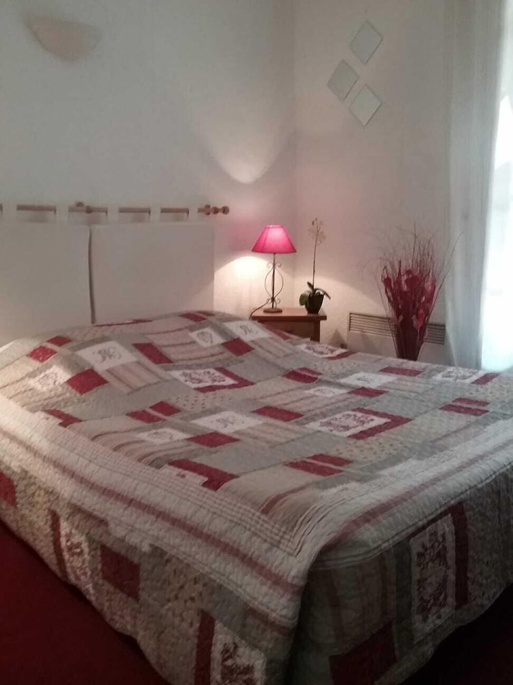 Human Hotel Residence 14/42