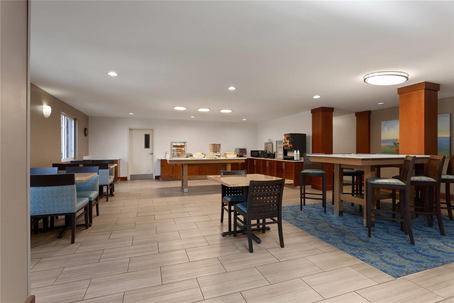 Hawthorn Extended Stay by Wyndham Naples 33/54