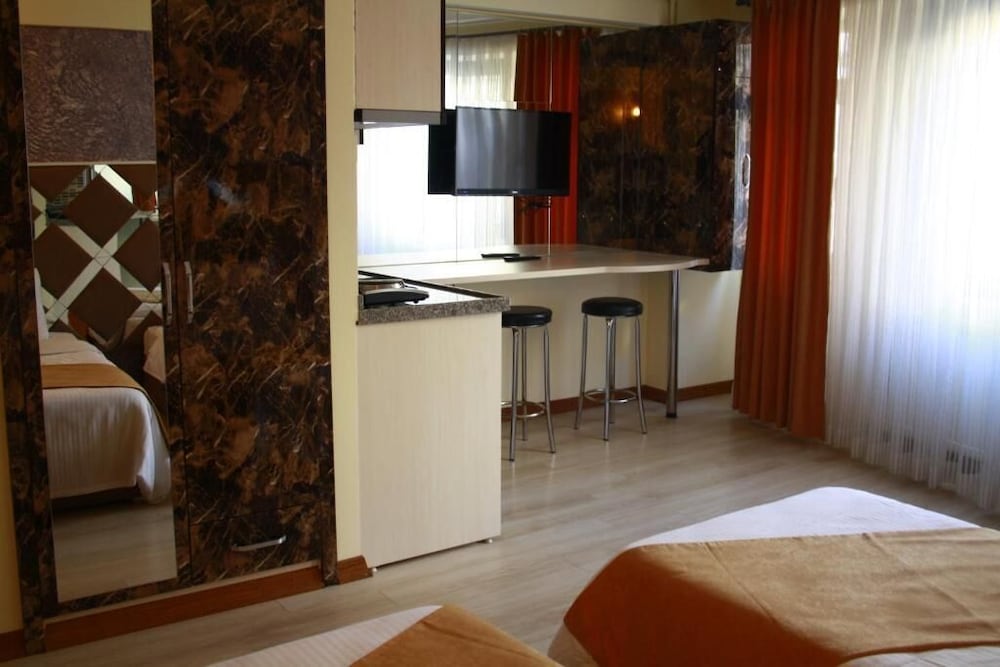 Terra Suites 6/60