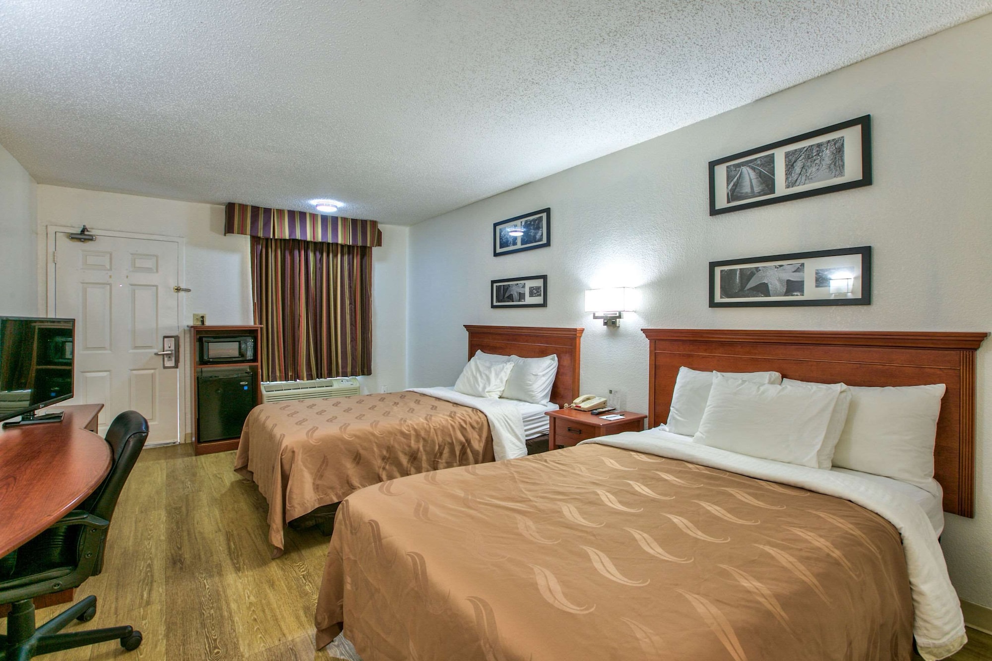 ROOM, 2 DOUBLE BEDS, SMOKING