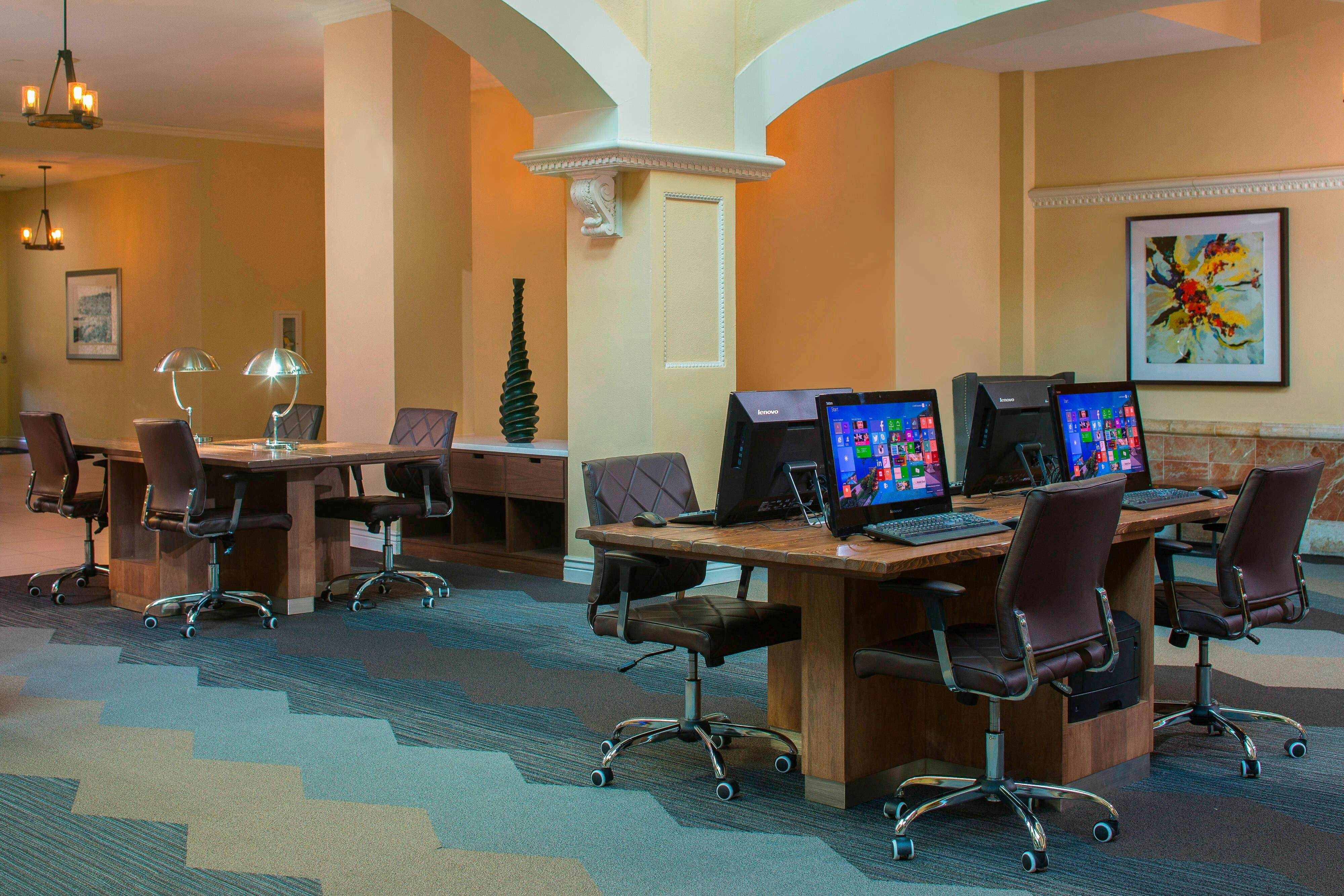Four Points by Sheraton Suites Tampa Airport Westshore 13/16